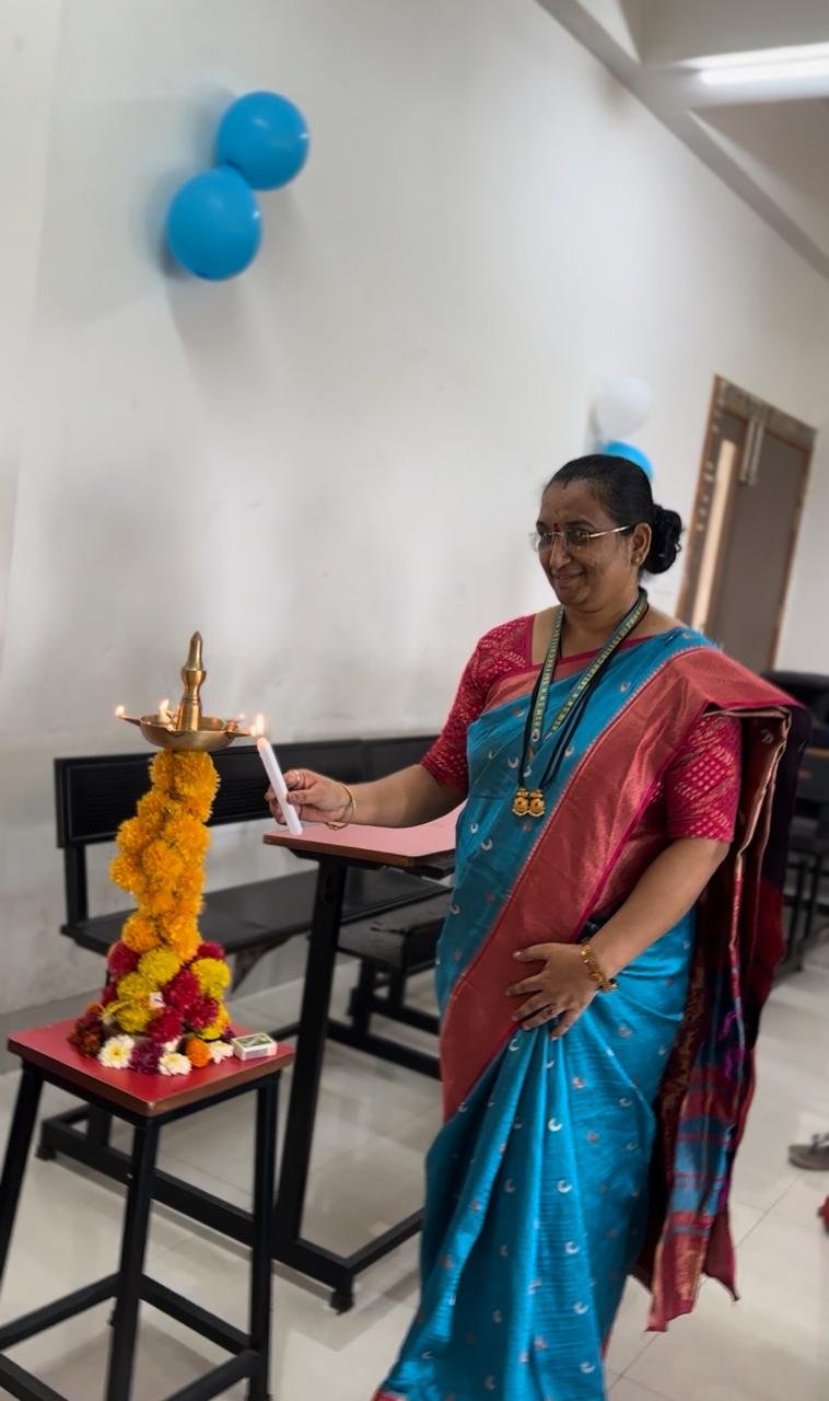 Lamp Lighting Ceremony marking the auspicious beginning of Teachers’ Day.
